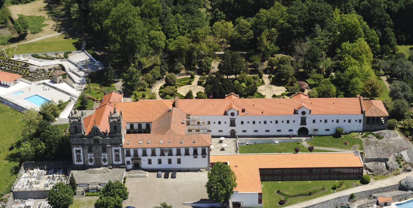 Mosteiro de Santa Marinha da Costa