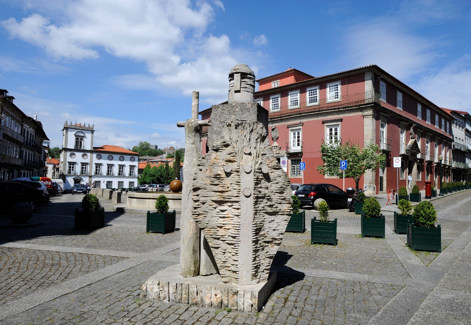 Estátua de D. Afonso Henriques de João Cutileiro