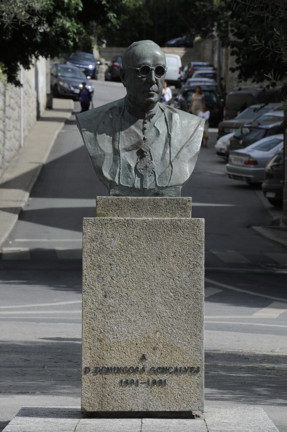 Busto de Dom Domingos da Silva Gonçalves