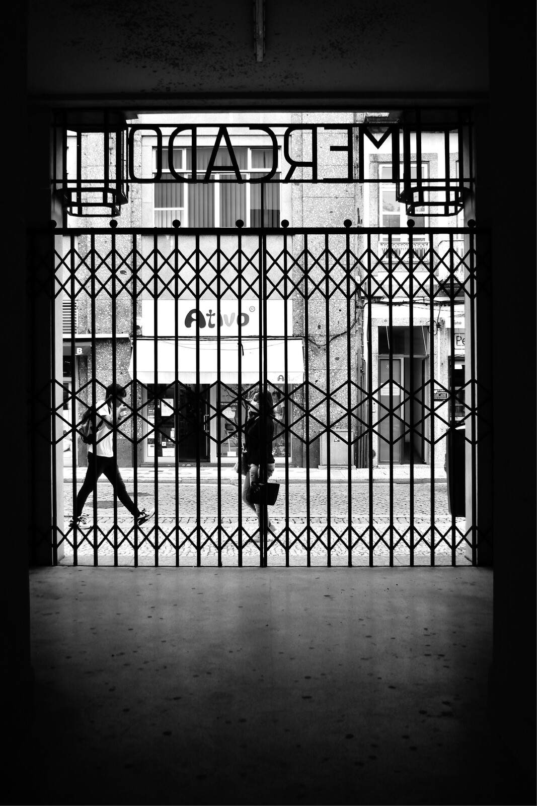 Encerrado - José Guimarães